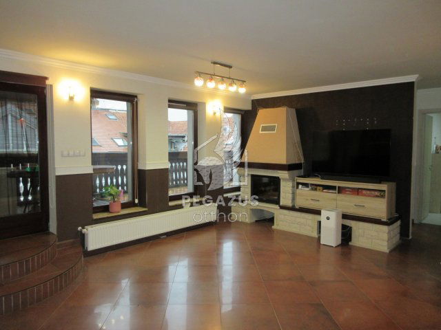 Eladó téglalakás, Egerben, Törvényház utcában 77 M Ft