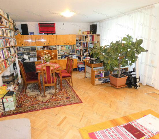 Eladó családi ház, Siófokon 190 M Ft, 19 szobás