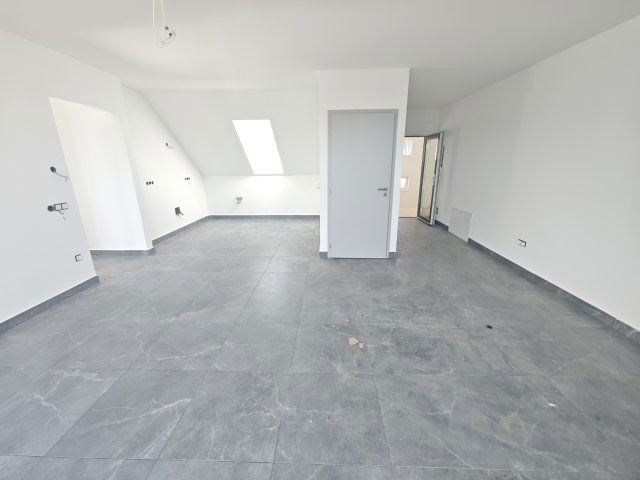 Eladó téglalakás, Balatonalmádiban 99 M Ft, 3 szobás