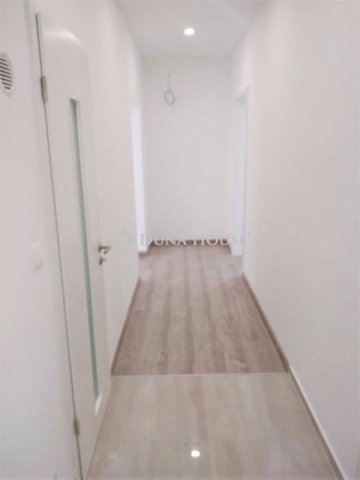 Eladó panellakás, Pécsett 62.9 M Ft, 3 szobás