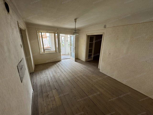 Eladó családi ház, Gyulán 26.99 M Ft, 2 szobás