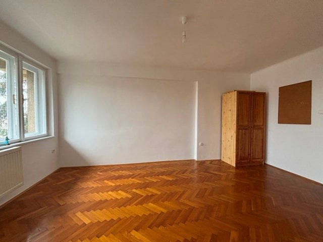 Kiadó téglalakás, albérlet, Pécsett, Surányi Miklós úton