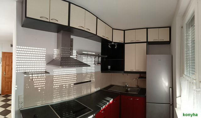 Kiadó panellakás, albérlet, Pécsett, Eszék utcában, 2 szobás