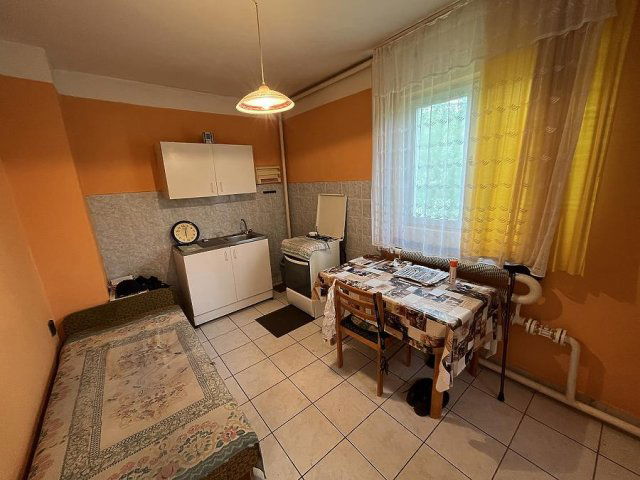 Eladó családi ház, Budakalászon 44.9 M Ft, 2 szobás