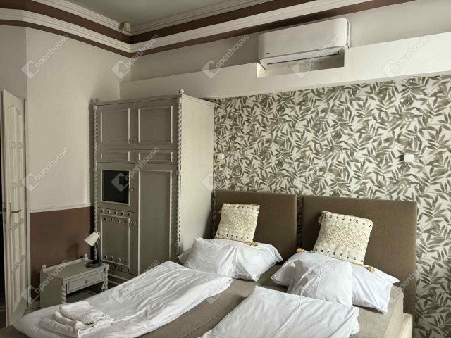 Eladó téglalakás, Debrecenben 225 M Ft, 4 szobás