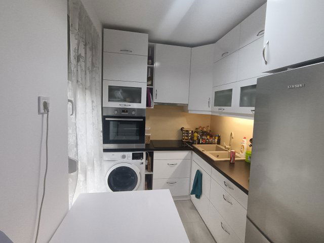 Eladó panellakás, Pécsett 57.2 M Ft, 3 szobás