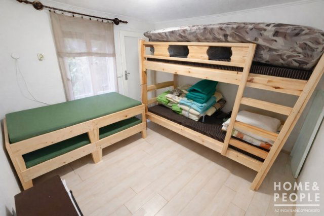 Eladó családi ház, Pusztaszeren 6.9 M Ft, 1 szobás