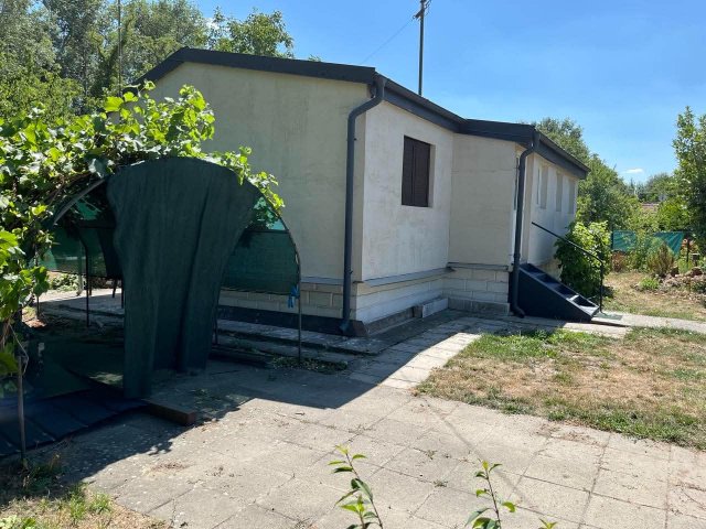 Eladó nyaraló, Dömsödön 36 M Ft, 3 szobás