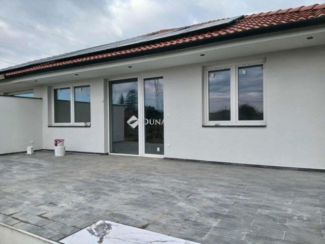 Eladó családi ház, Debrecenben 140 M Ft, 6 szobás