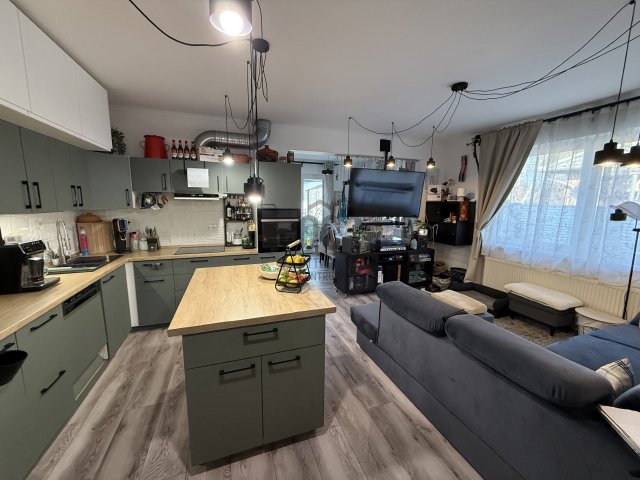 Eladó ikerház, Debrecenben 144.9 M Ft, 5 szobás