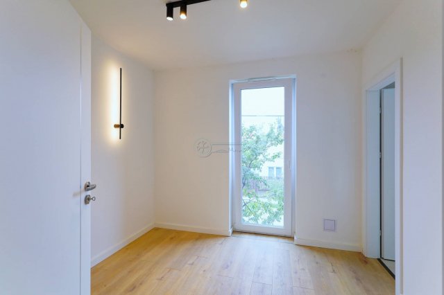 Eladó téglalakás, Szegeden 95.9 M Ft, 4 szobás