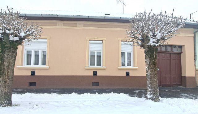 Eladó téglalakás, Gyulán 46.8 M Ft, 2 szobás