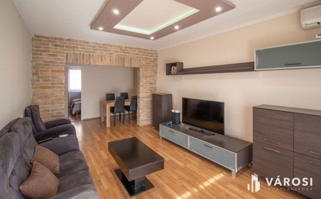 Eladó panellakás, Békéscsabán 41.9 M Ft, 2 szobás