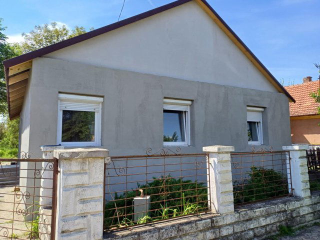 Eladó családi ház, Ongán 46.5 M Ft, 3+1 szobás