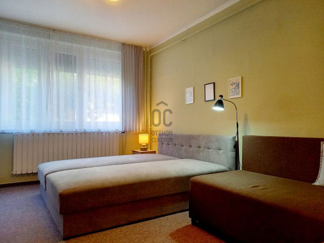 Kiadó panellakás, albérlet, Baján 85 E Ft / hó, 1 szobás