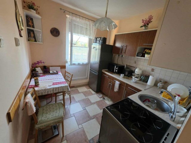 Eladó panellakás, Pécsett 44.5 M Ft, 2 szobás