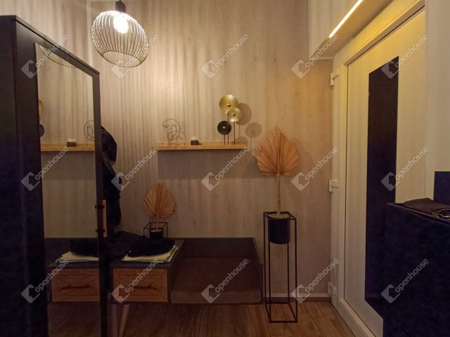 Eladó téglalakás, Sopronban 74.9 M Ft, 2 szobás