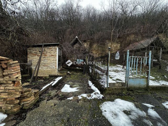 Eladó családi ház, Miszlán 12 M Ft, 3 szobás