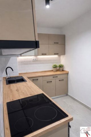 Eladó panellakás, Pécsett 63.9 M Ft, 3 szobás