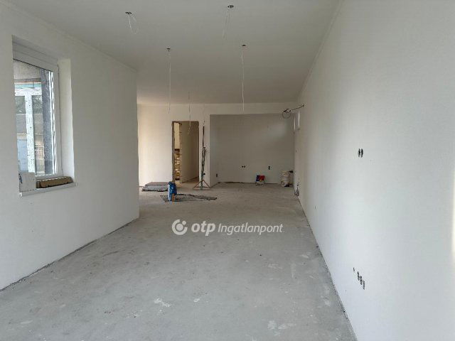 Eladó családi ház, Dánszentmiklóson 63 M Ft, 3 szobás