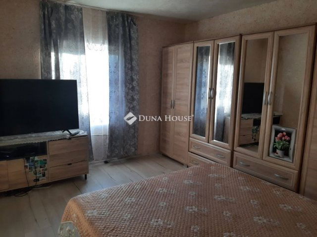 Eladó családi ház, Turán 38 M Ft, 3 szobás