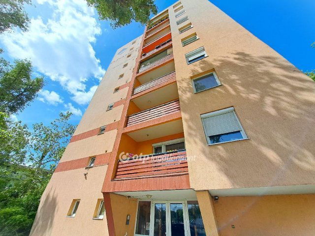 Eladó panellakás, Kecskeméten 34.9 M Ft, 2 szobás