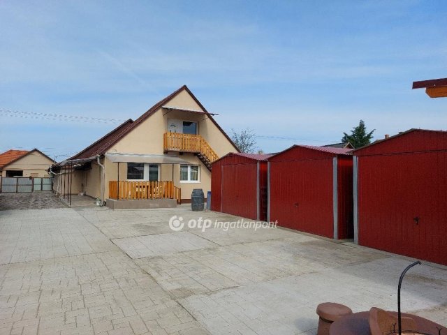 Eladó téglalakás, Hatvanban 52.5 M Ft, 1+2 szobás