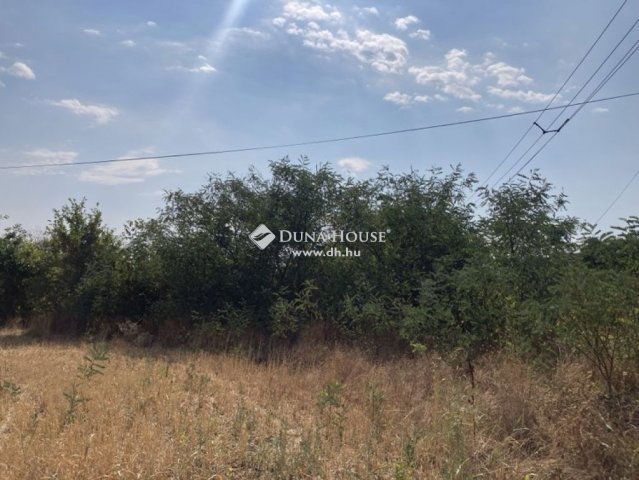 Eladó telek, Pécsett 3.5 M Ft / költözzbe.hu