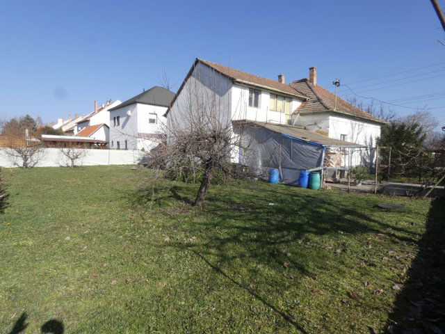 Eladó telek, Szegeden, Radnóti utcában 68.9 M Ft
