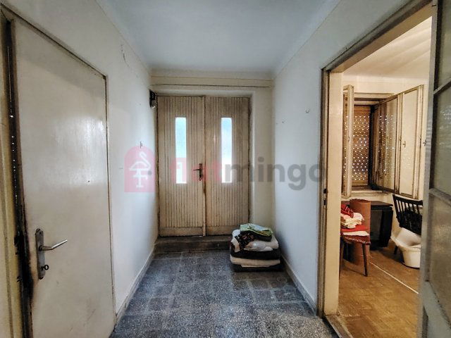 Eladó családi ház, Pécsett 48 M Ft, 1+3 szobás