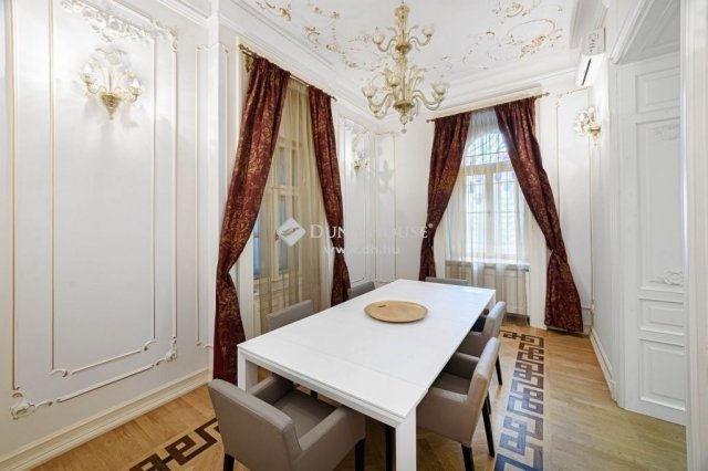 Eladó téglalakás, Budapesten, VI. kerületben 283.61 M Ft
