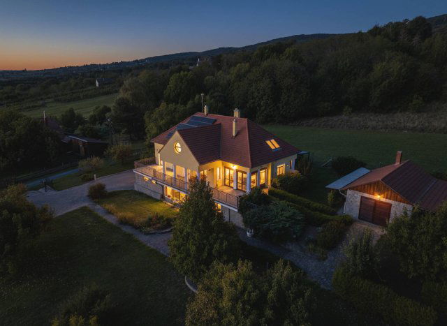Eladó családi ház, Bozsokon 290 M Ft, 6 szobás