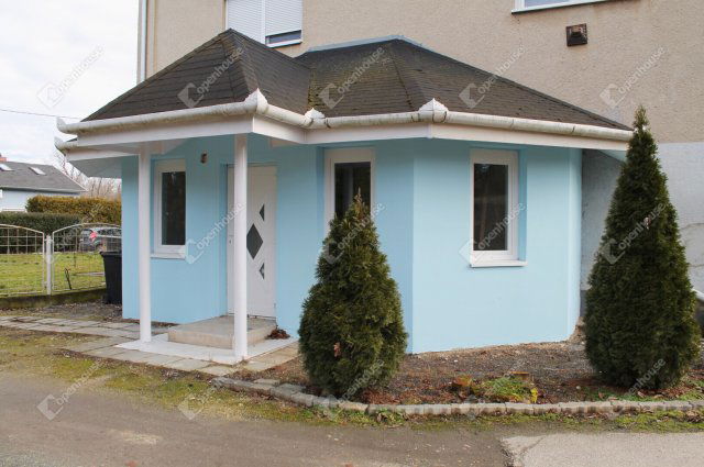 Eladó téglalakás, Sárváron 95 M Ft, 4 szobás