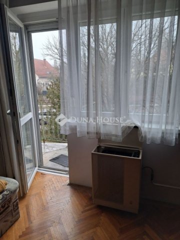 Eladó téglalakás, Veszprémben 51 M Ft, 1 szobás