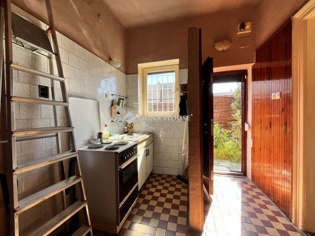 Eladó családi ház, Budapesten, XV. kerületben 32.9 M Ft