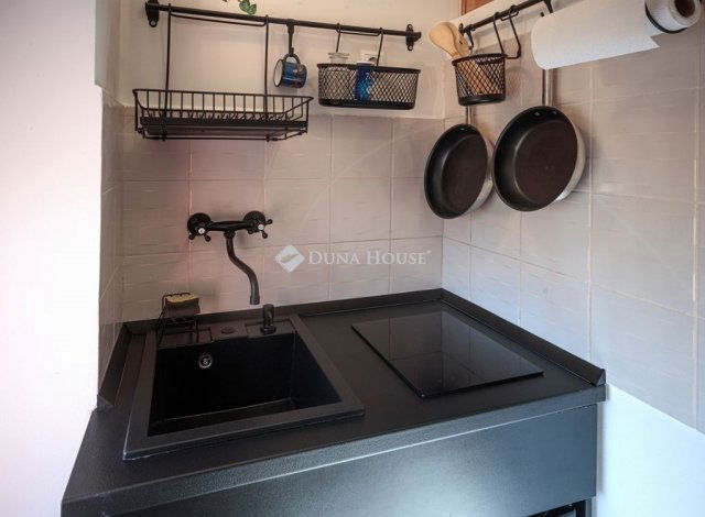 Eladó téglalakás, Budapesten, XI. kerületben 59.2 M Ft, 1 szobás