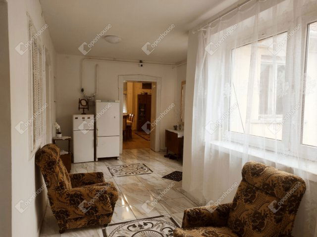 Eladó családi ház, Kisteleken 60 M Ft, 5 szobás