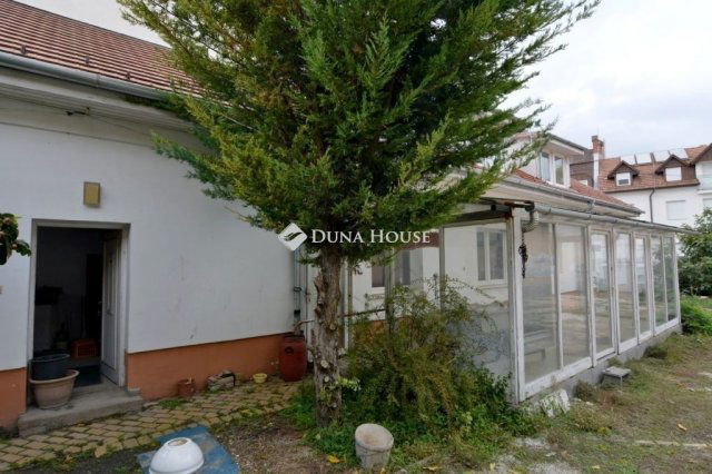 Eladó családi ház, Kecskeméten 135 M Ft, 5 szobás