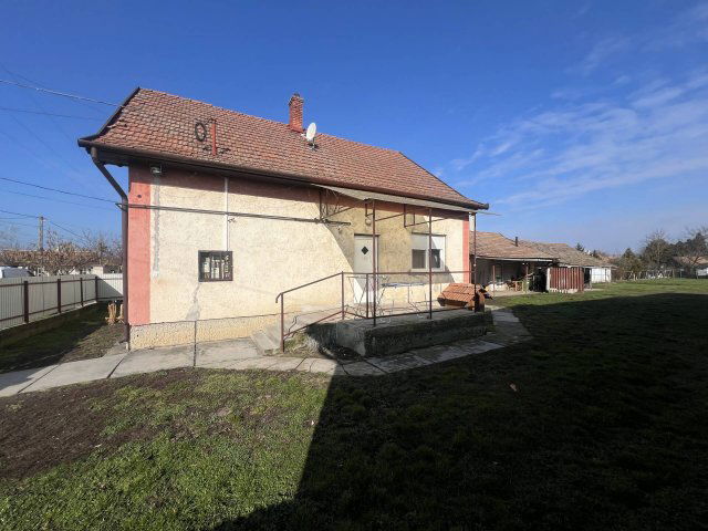 Eladó családi ház, Körösladányban 19.9 M Ft, 2 szobás