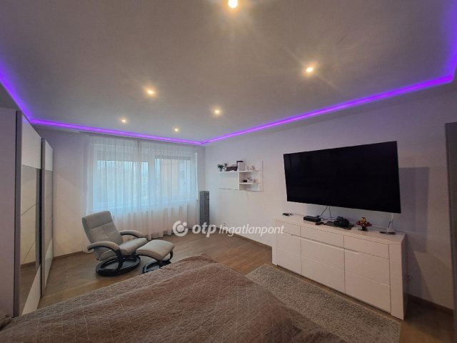 Eladó téglalakás, Szegeden 79 M Ft, 3 szobás