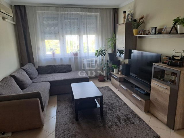 Eladó panellakás, Budapesten, XV. kerületben 82.4 M Ft, 3 szobás