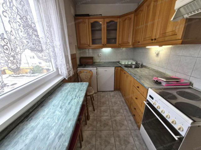 Eladó panellakás, Tatabányán 39 M Ft, 2 szobás