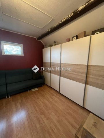 Eladó családi ház, Besnyőn 61.9 M Ft, 6 szobás