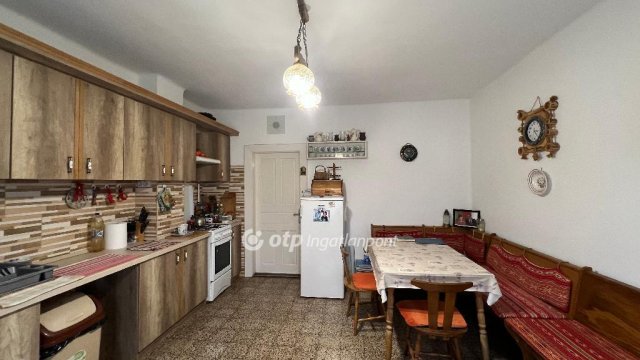 Eladó családi ház, Parádon 31 M Ft, 3 szobás