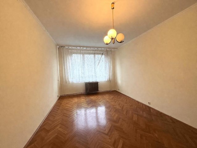 Eladó panellakás, Budapesten, III. kerületben 57.99 M Ft