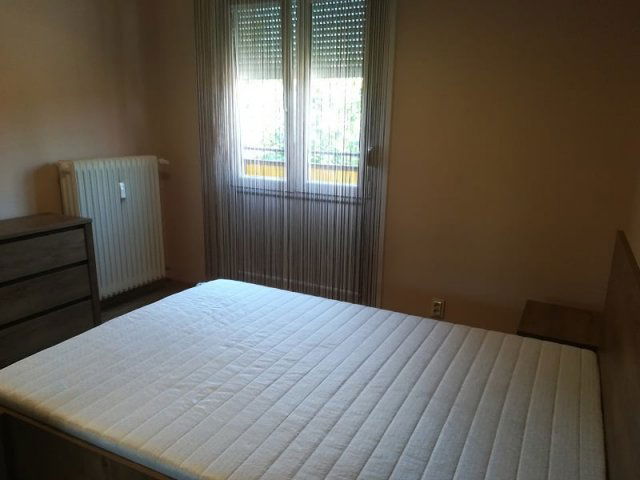 Kiadó panellakás, albérlet, Pécsett, Madách Imre utcában