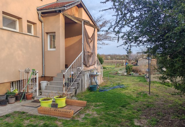 Eladó családi ház, Győrött 43.9 M Ft, 2 szobás