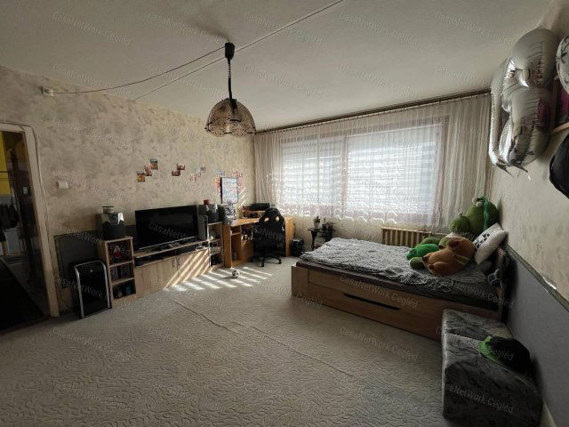 Eladó panellakás, Cegléden 31.9 M Ft, 2 szobás