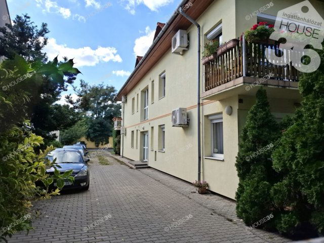 Eladó téglalakás, Budapesten, XVIII. kerületben 95 M Ft