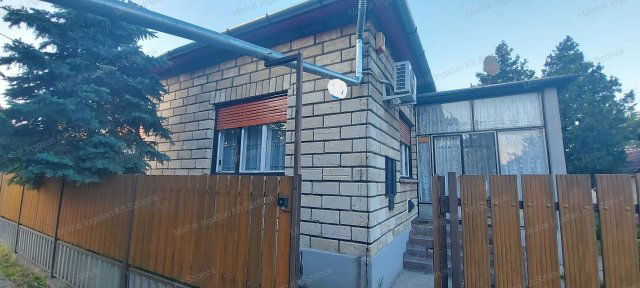 Eladó családi ház, Törökszentmiklóson 33 M Ft, 2 szobás